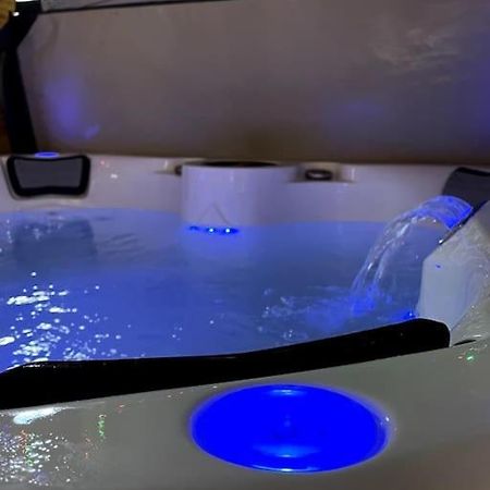 Central Area Terraced House With Private Hot Tub Lincoln Buitenkant foto