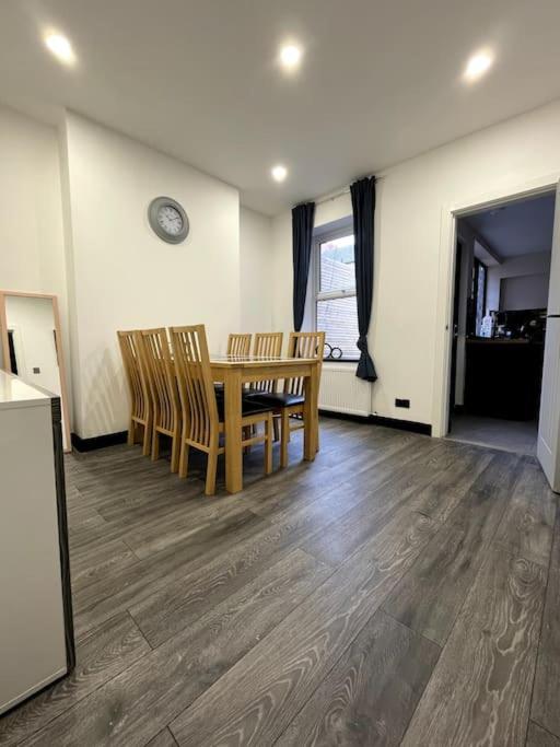 Central Area Terraced House With Private Hot Tub Lincoln Buitenkant foto