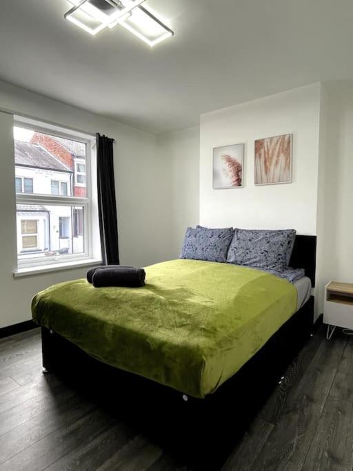 Central Area Terraced House With Private Hot Tub Lincoln Buitenkant foto