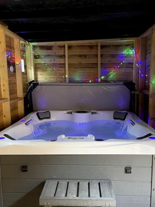 Central Area Terraced House With Private Hot Tub Lincoln Buitenkant foto