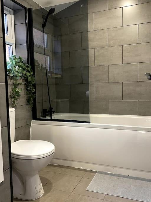Central Area Terraced House With Private Hot Tub Lincoln Buitenkant foto